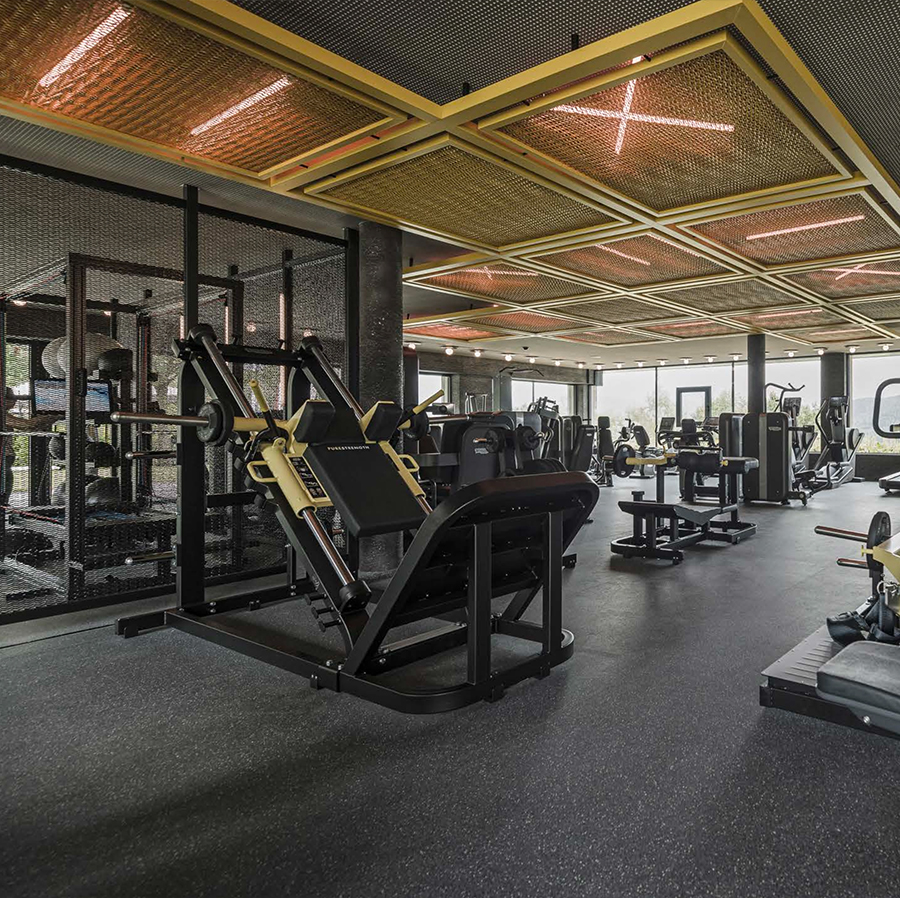 Everroll Multitile provides outstanding stability for the machines in your fitness centre, reduce the effects on high point loads acting on your subfloor, and have a positive influence on the overall acoustics in the building itself.