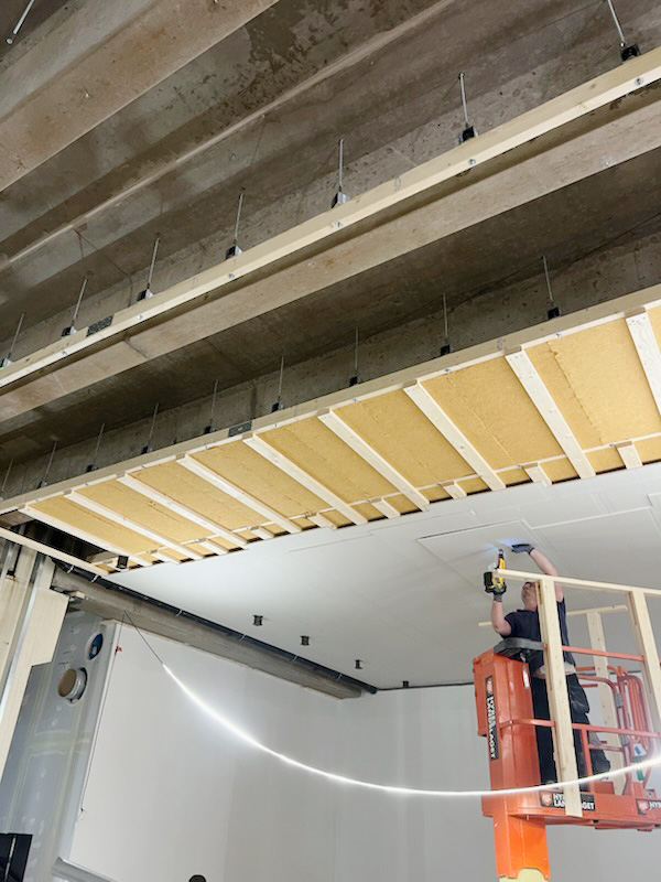 Image of installation of Vibratec spring hanger VT-MSH